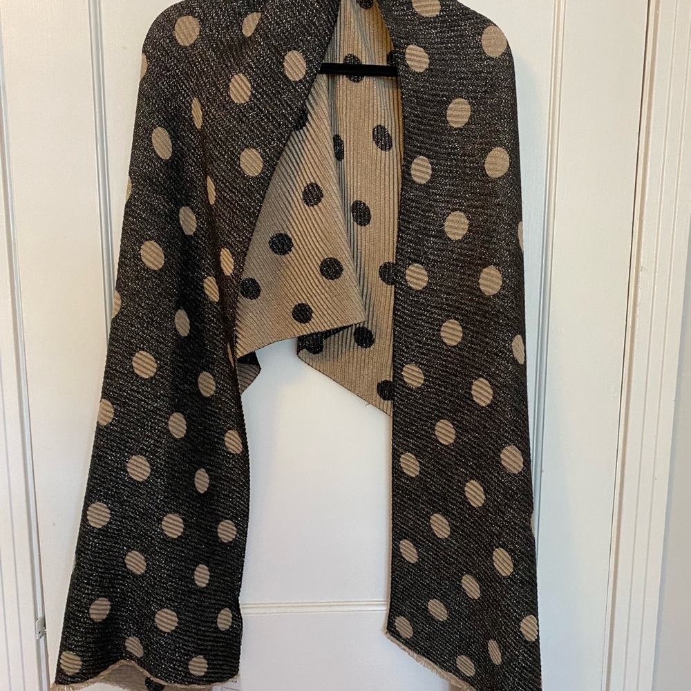 Pretty Persuasions polka dot wrap/shawl